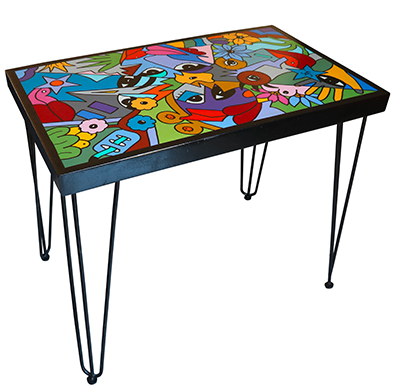 table décorée par Sofi, artiste peintre pour la déco d'intérieur unique