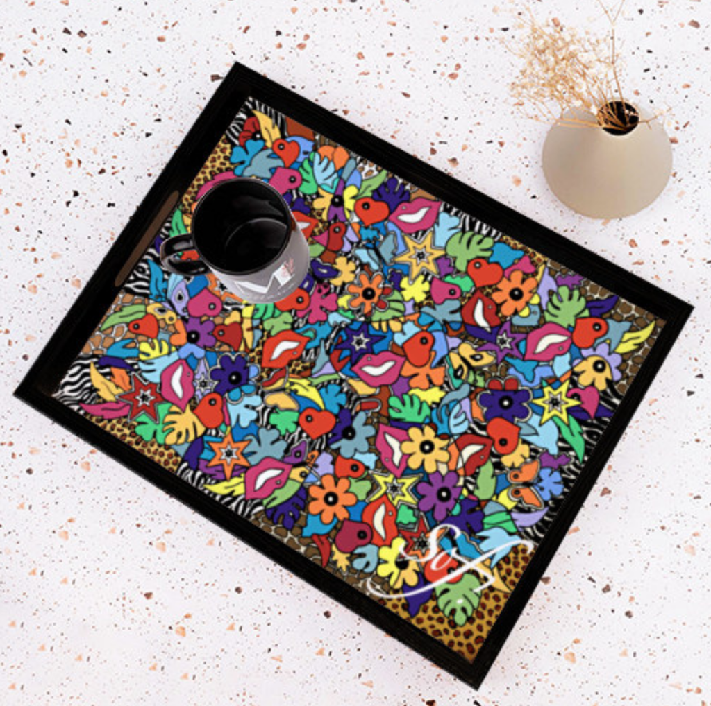 plateau en bois coloré et design par Sofi, artiste peintre France pour des cadeaux de Noel réussis